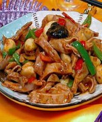 大蒜烧肥肠的做法 大蒜烧肥肠的做法
