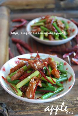 红椒蒜苗炒煎猪肉的做法 红椒蒜苗炒煎猪肉的做法