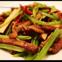 芹菜香干肉丝的做法 芹菜香干肉丝的做法