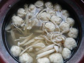 鲜菇鸡丸汤的做法 鲜菇鸡丸汤的做法
