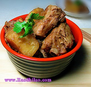 土豆焖排骨的做法 土豆焖排骨的做法