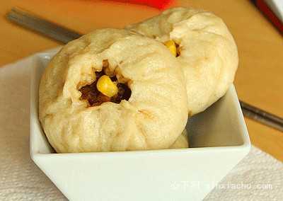 芹香胡萝卜肉包的做法 芹香胡萝卜肉包的做法